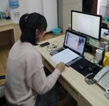 龙八头号玩家官网王靖晶老师和受资助学生家庭3